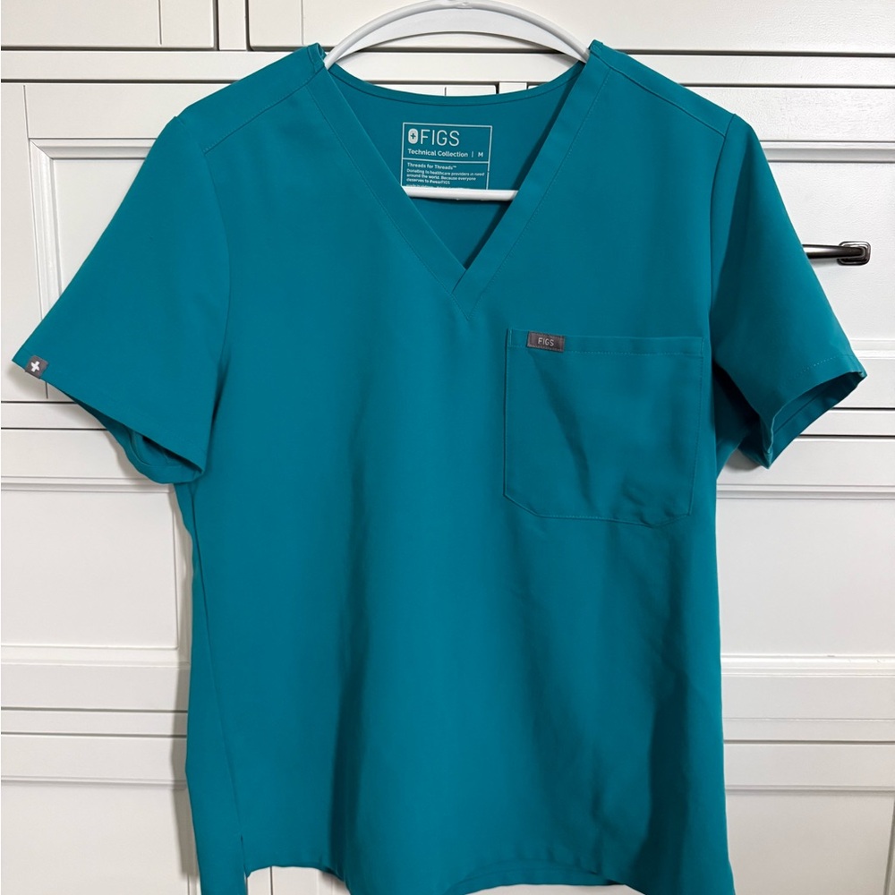 Figs Scrub Top
